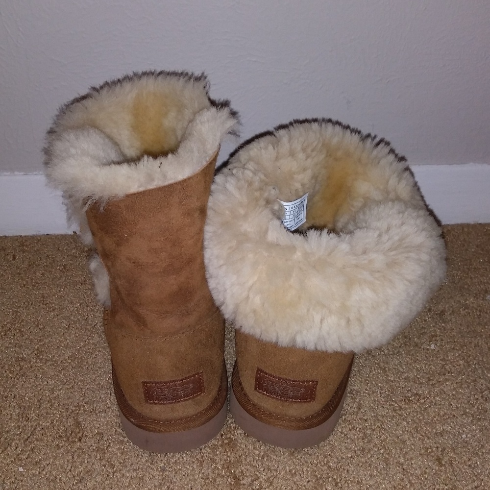 Shoes - Picture 4 of 5